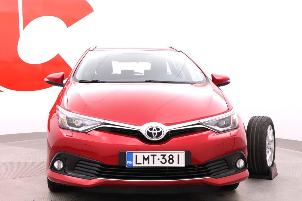 TOYOTA Auris 2016