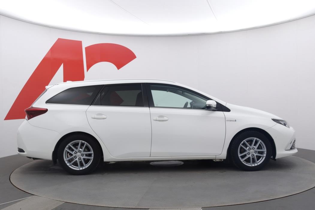 TOYOTA Auris 2017
