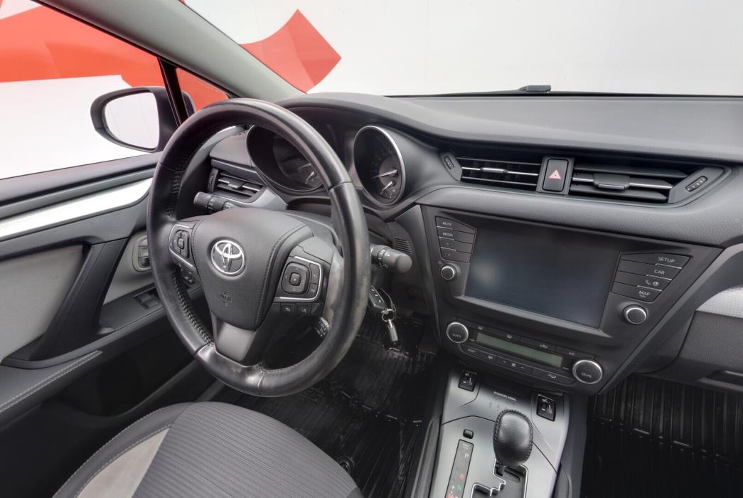 TOYOTA Avensis 2017