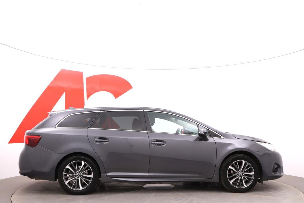 TOYOTA Avensis 2017