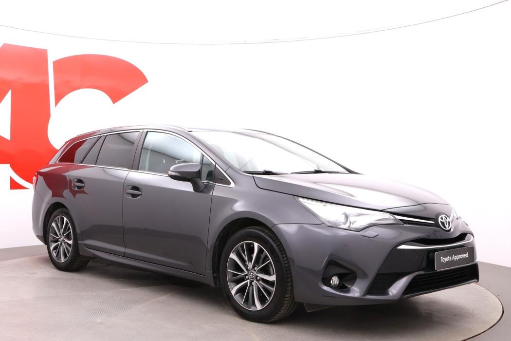 TOYOTA Avensis 2017