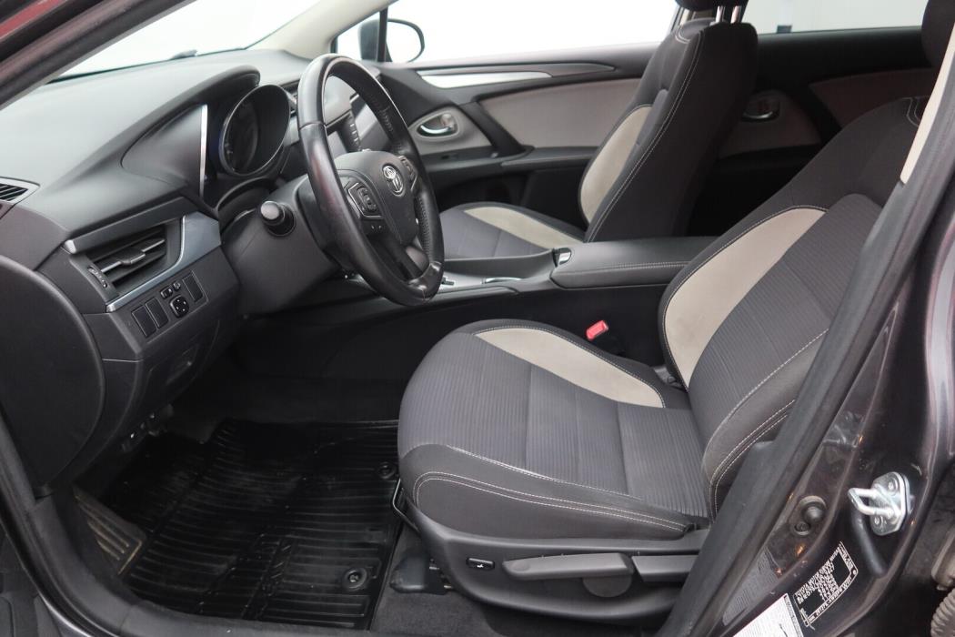 TOYOTA Avensis 2017