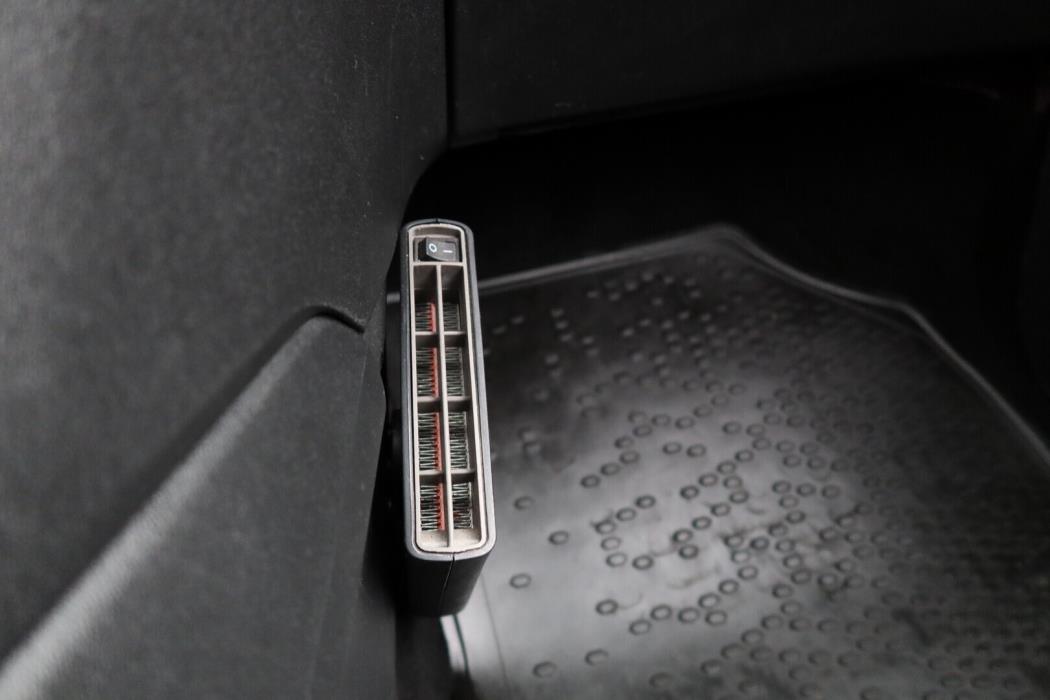 PEUGEOT 208 2018