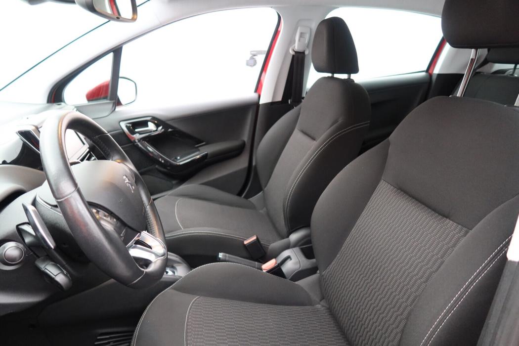 PEUGEOT 208 2018