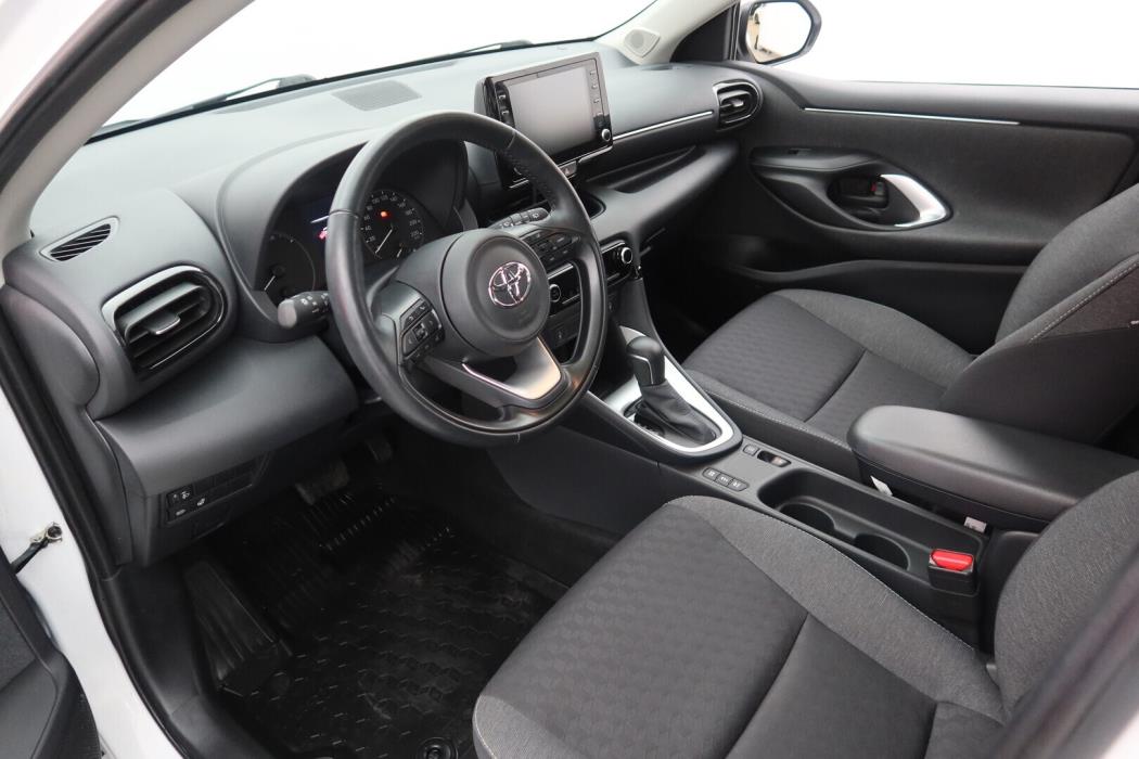 TOYOTA Yaris 2021
