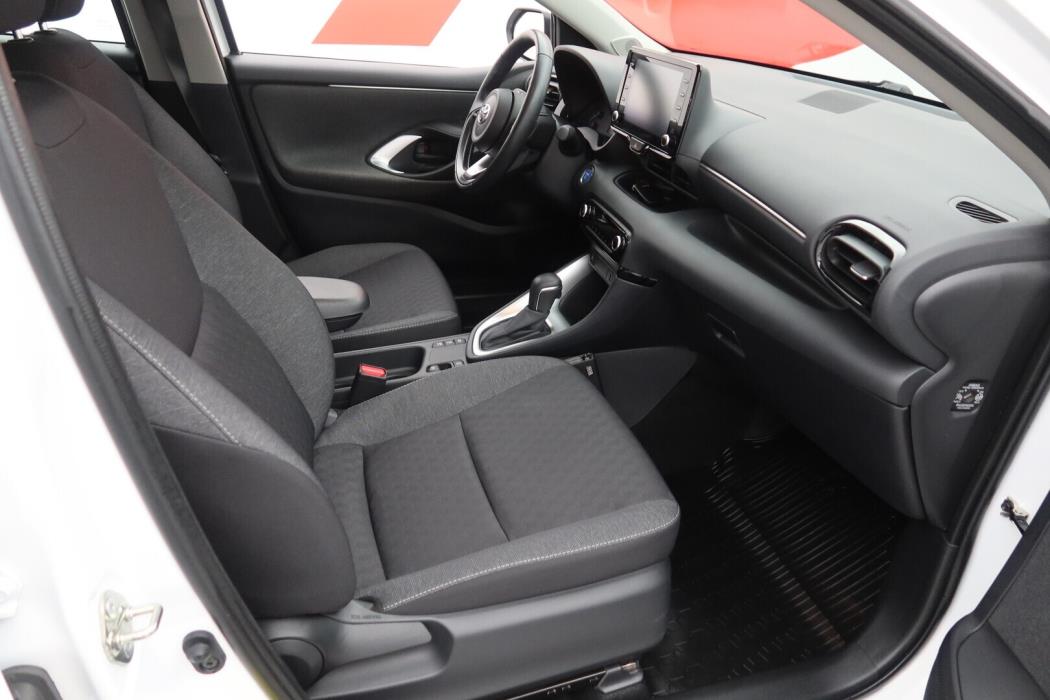 TOYOTA Yaris 2021
