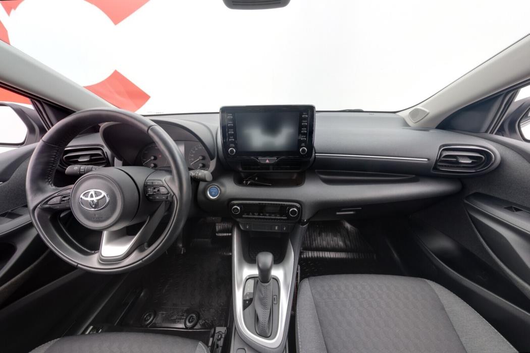 TOYOTA Yaris 2021