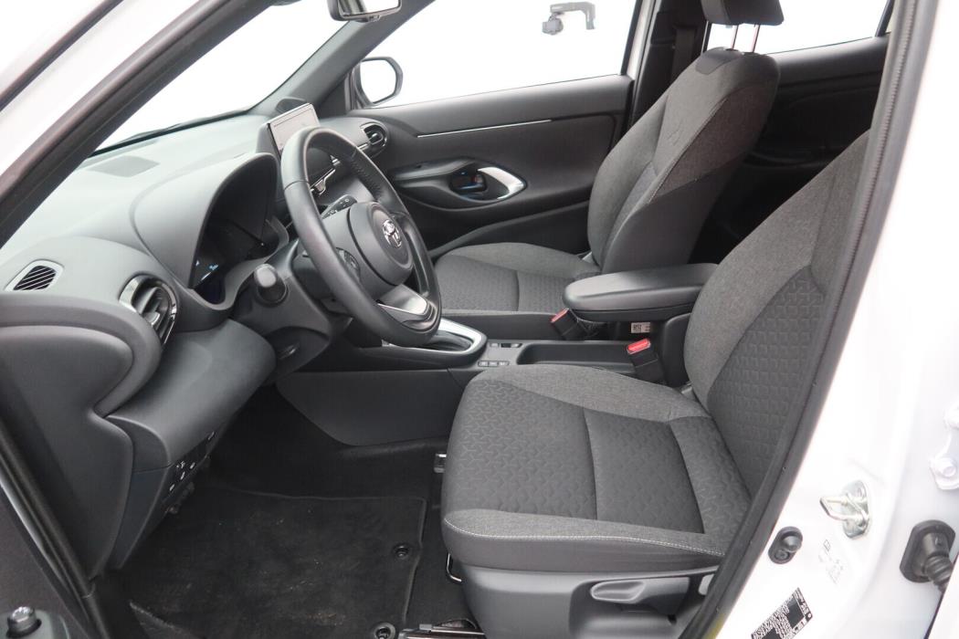 TOYOTA Yaris Cross 2023