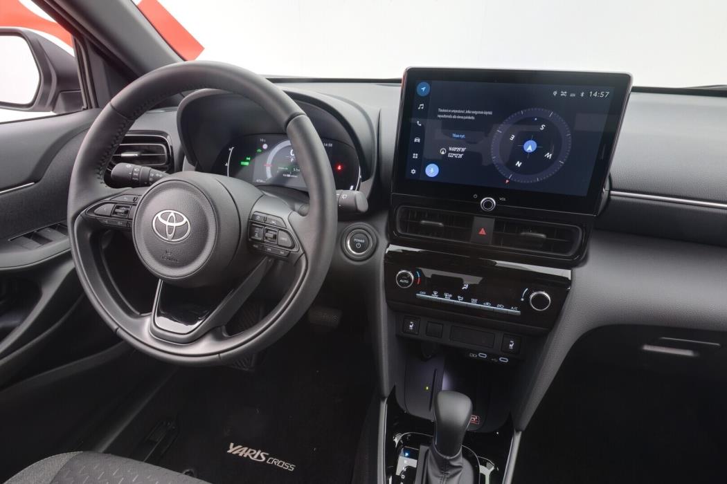 TOYOTA Yaris Cross 2025
