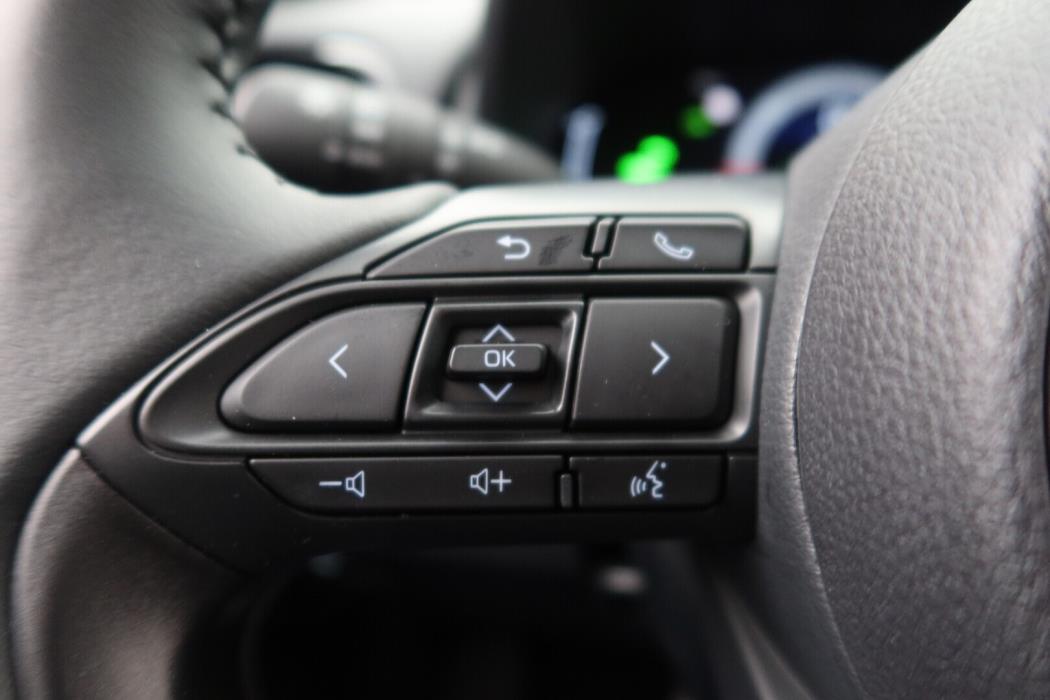 TOYOTA Yaris Cross 2025