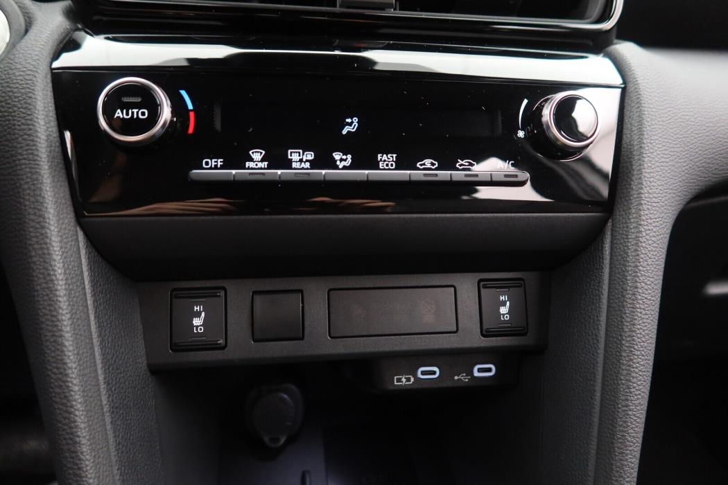 TOYOTA Yaris Cross 2025