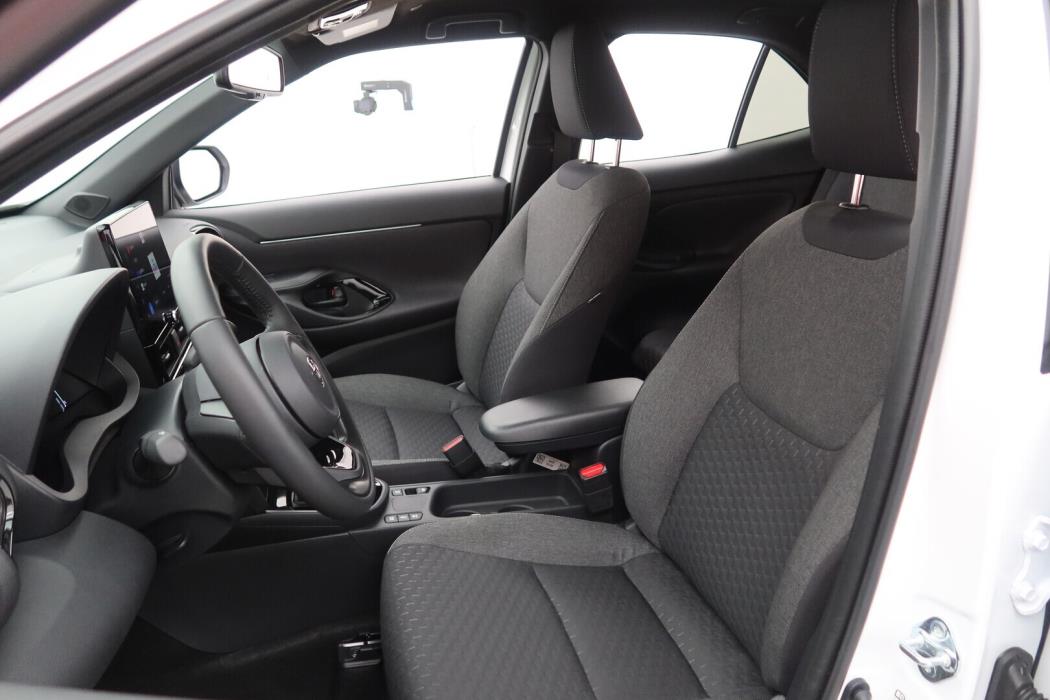 TOYOTA Yaris Cross 2025