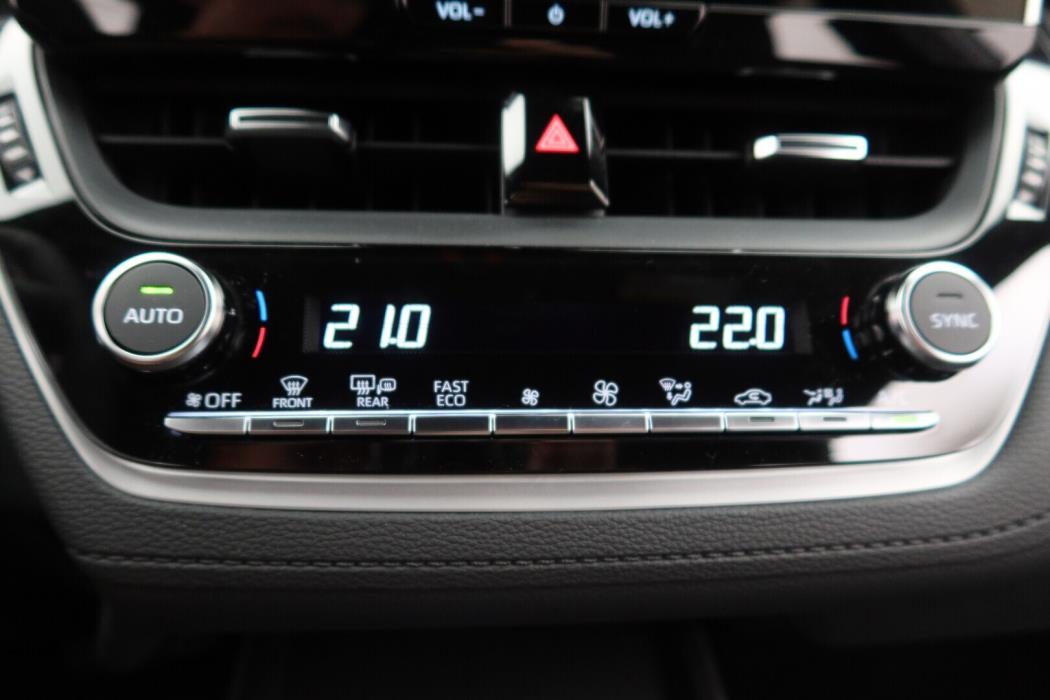 TOYOTA Corolla Cross 2026