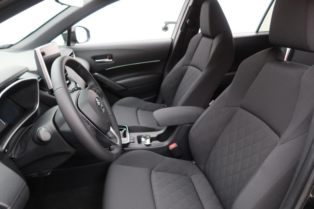 TOYOTA Corolla Cross 2026