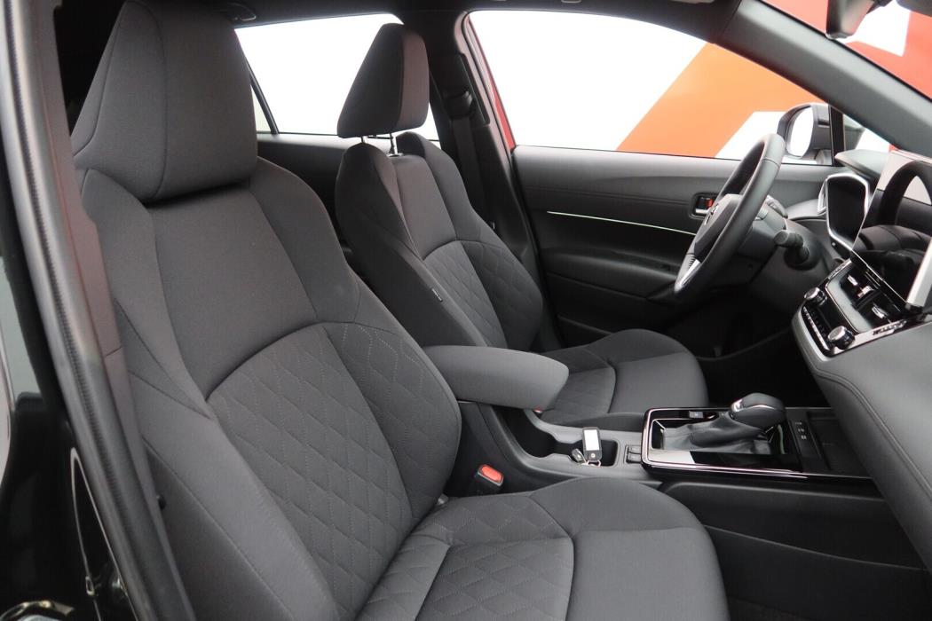TOYOTA Corolla Cross 2026