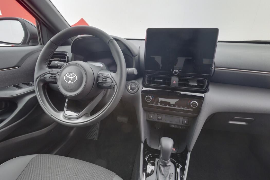 TOYOTA Yaris Cross 2026