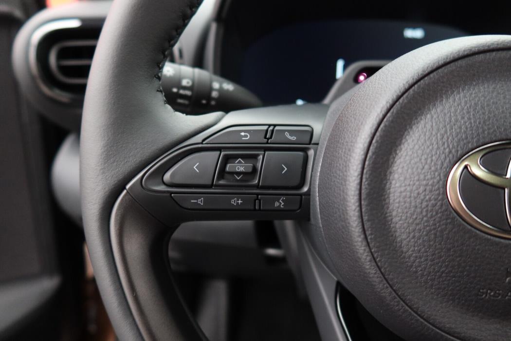 TOYOTA Yaris Cross 2026