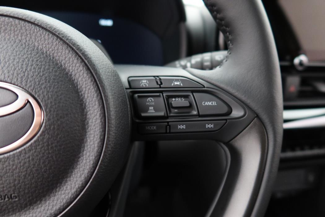 TOYOTA Yaris Cross 2026