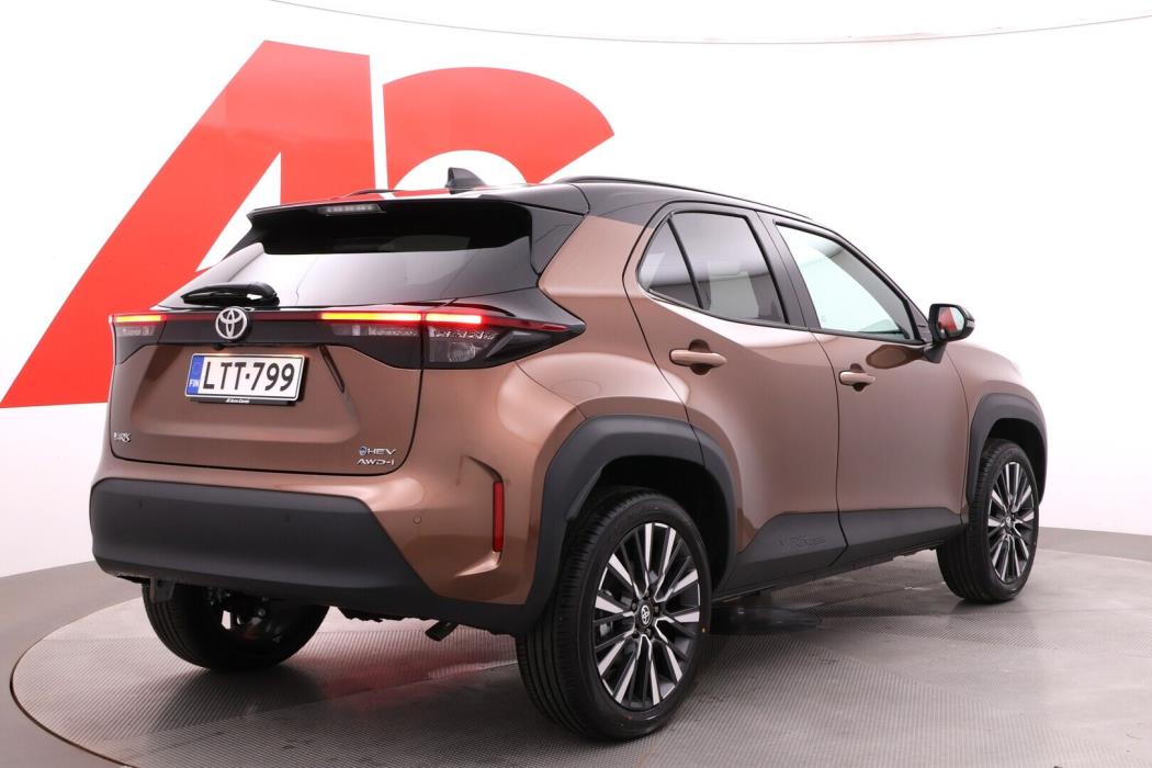 TOYOTA Yaris Cross 2026