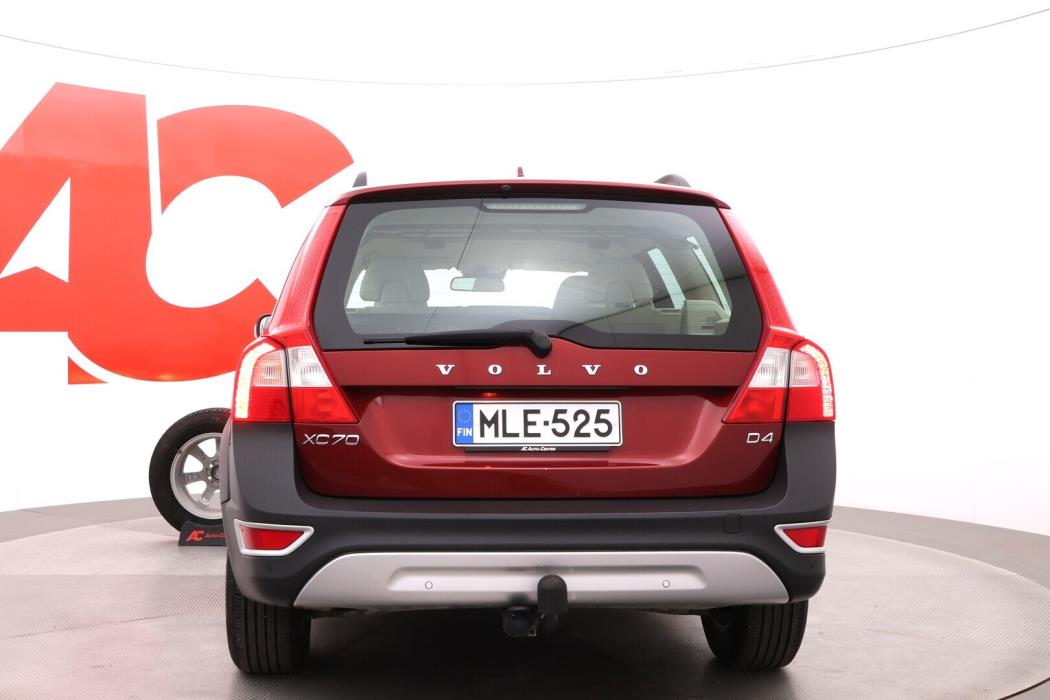 VOLVO XC70 2012