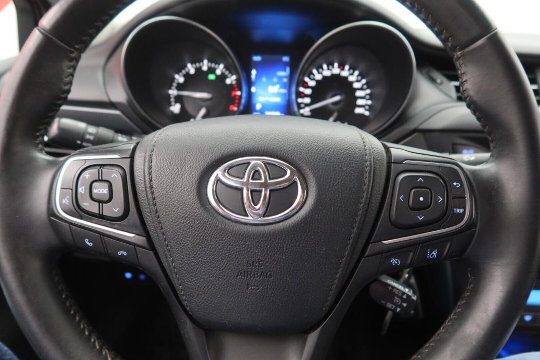 TOYOTA Avensis 2016