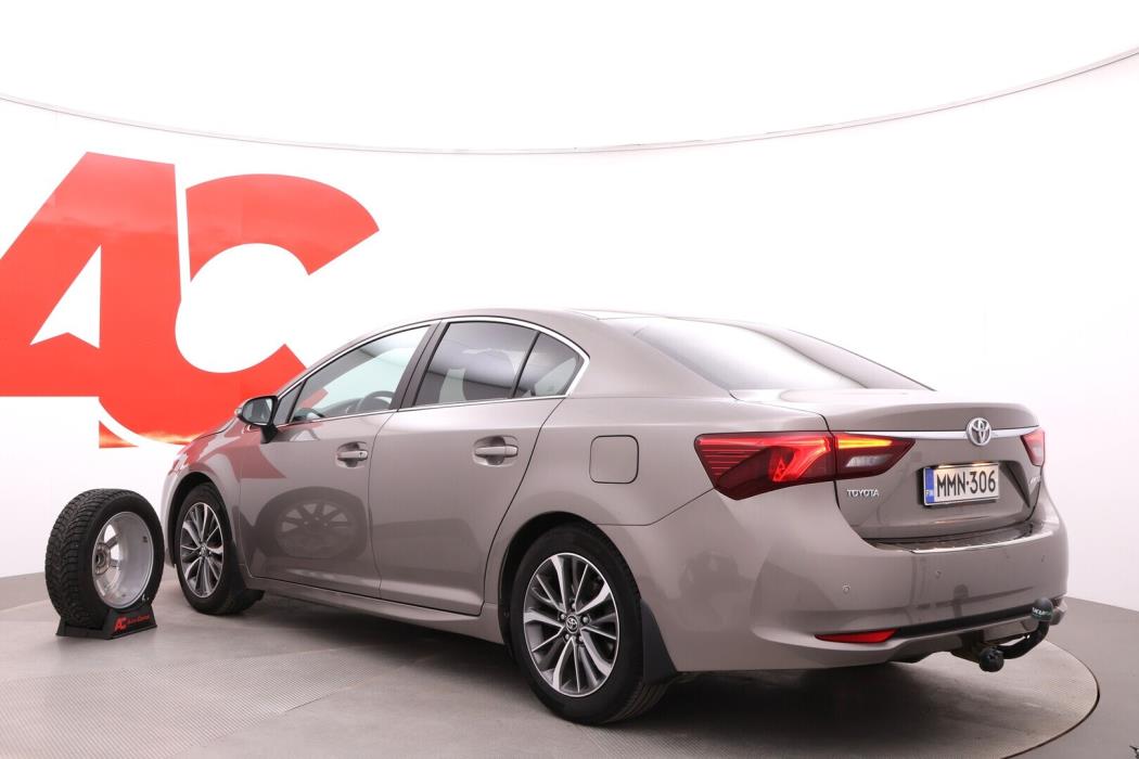 TOYOTA Avensis 2016