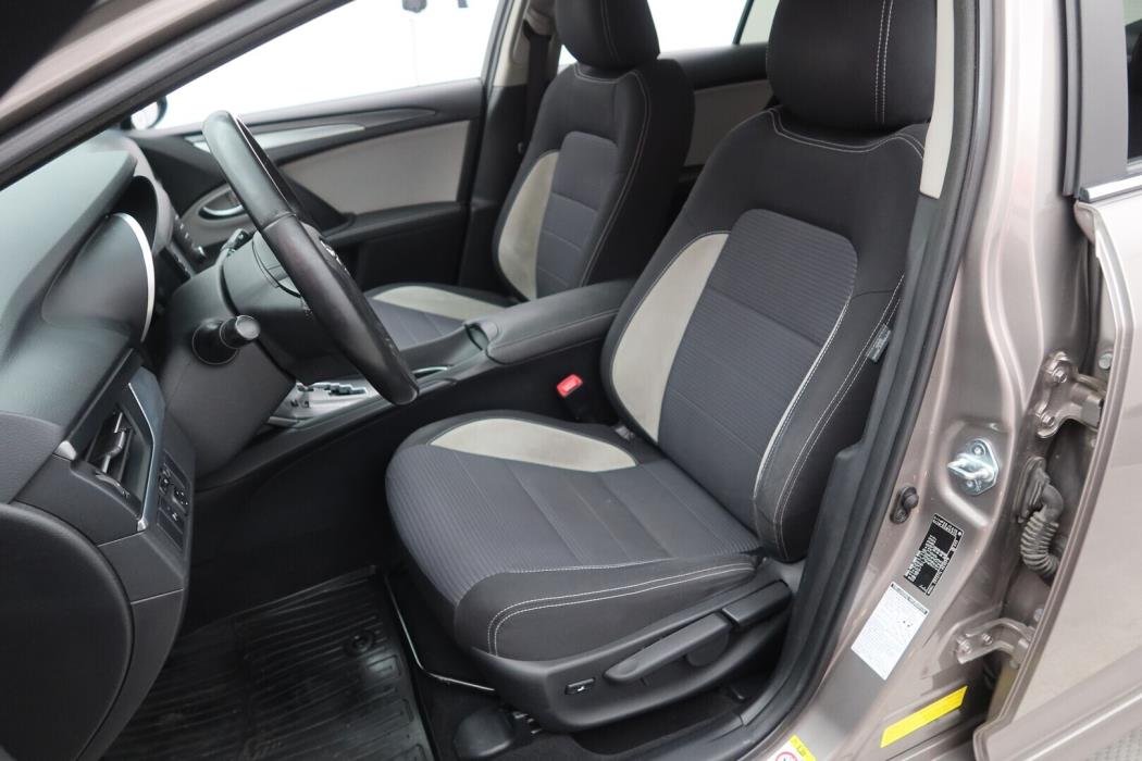 TOYOTA Avensis 2016