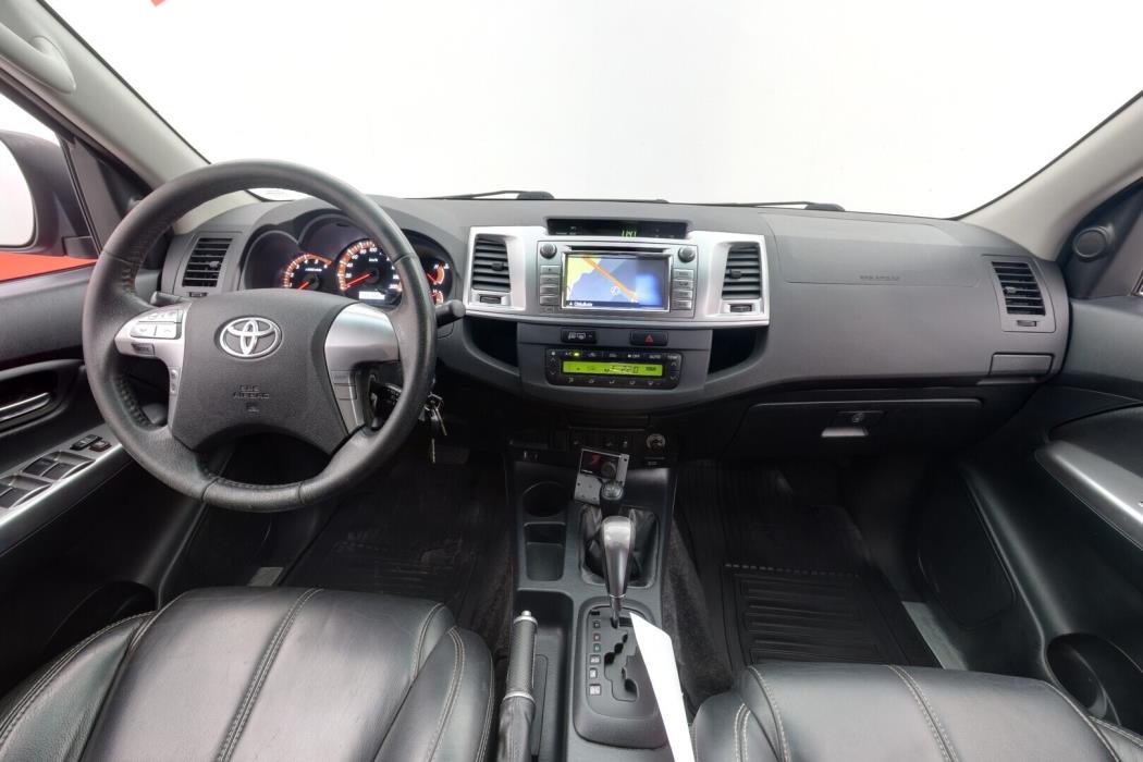 TOYOTA Hilux 2015
