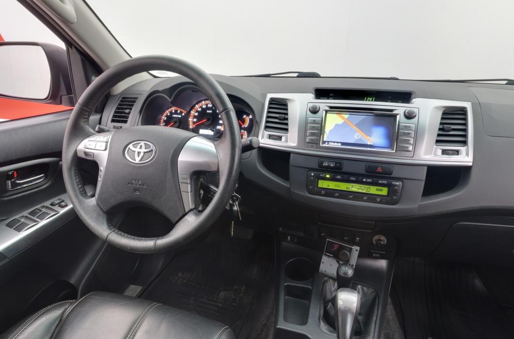 TOYOTA Hilux 2015