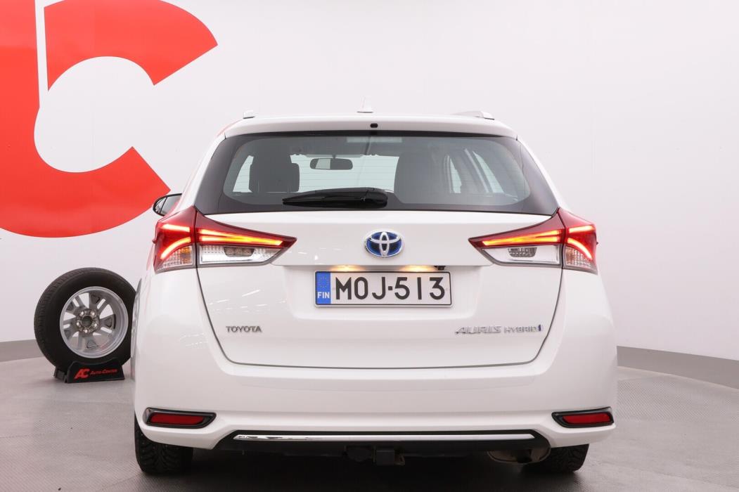 TOYOTA Auris 2016