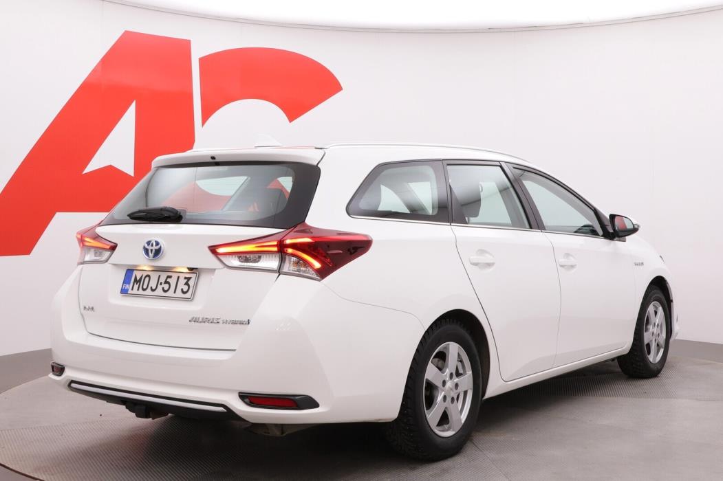 TOYOTA Auris 2016