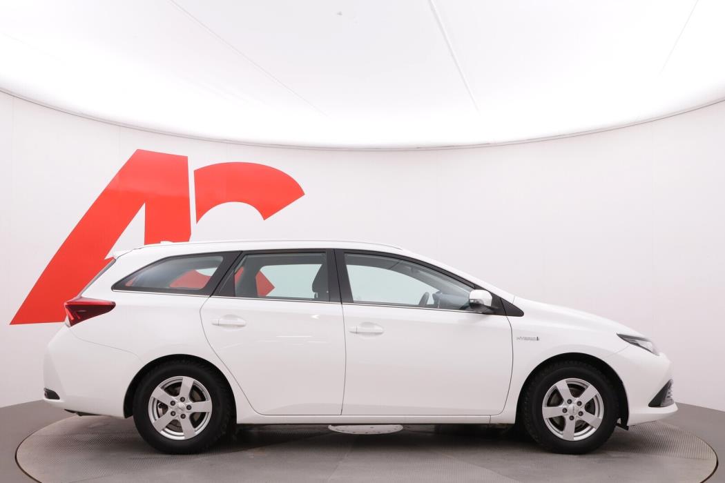 TOYOTA Auris 2016