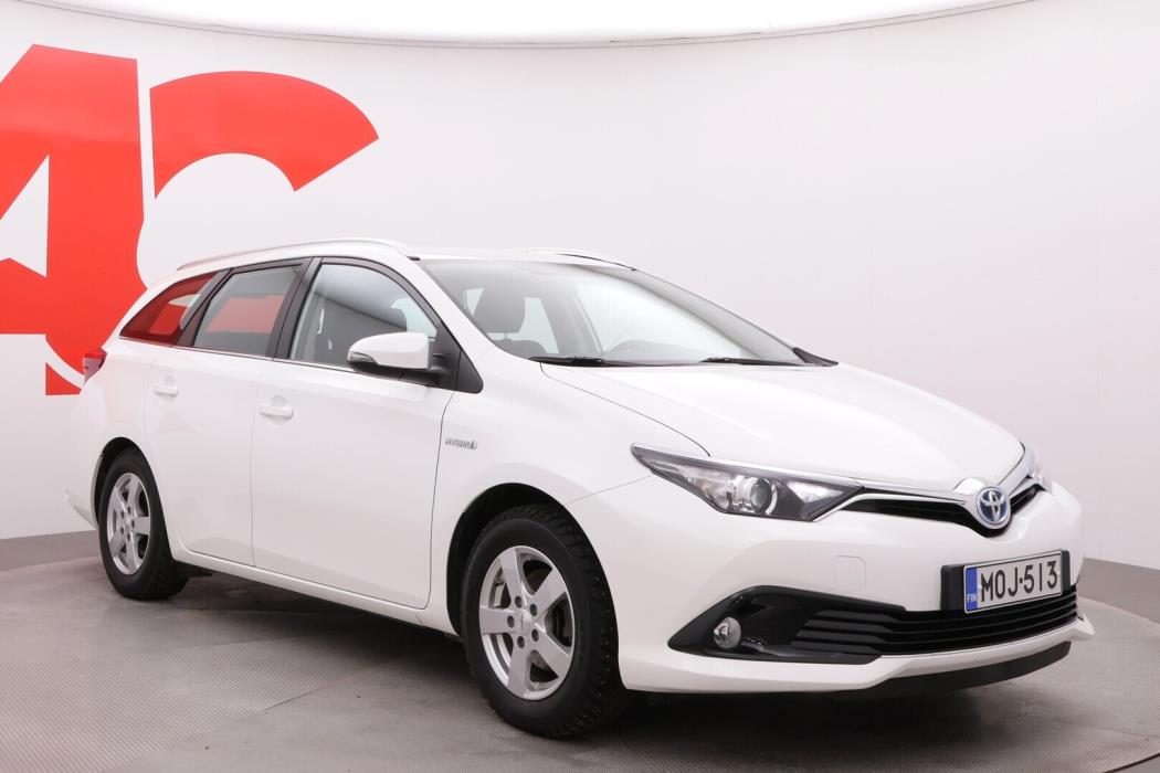 TOYOTA Auris 2016