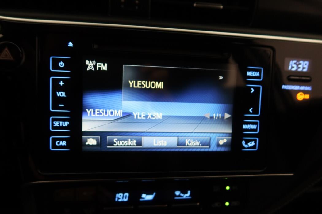 TOYOTA Auris 2016