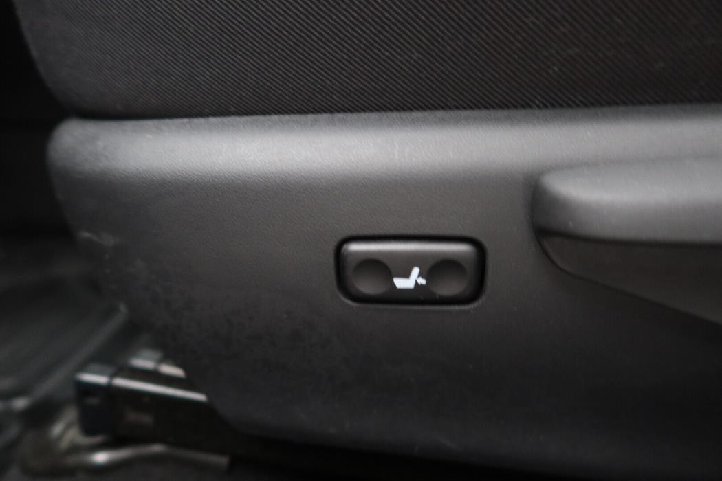 TOYOTA Auris 2016