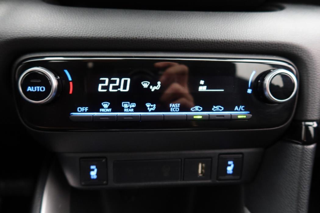 TOYOTA Yaris 2024