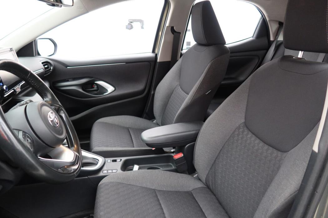TOYOTA Yaris 2024