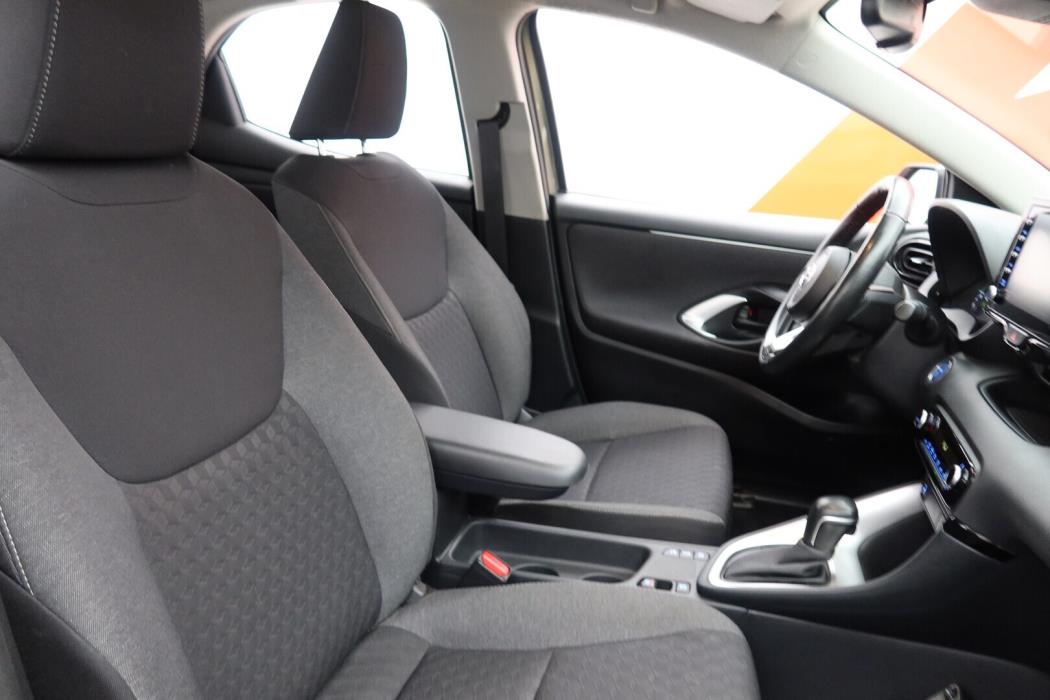TOYOTA Yaris 2024