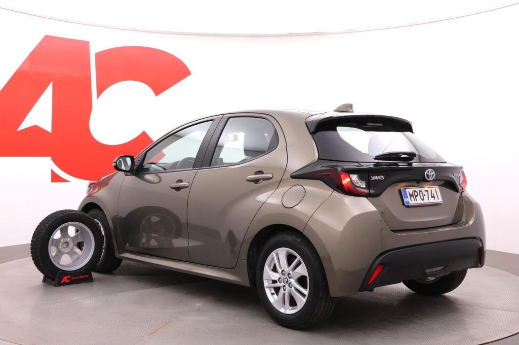 TOYOTA Yaris 2024