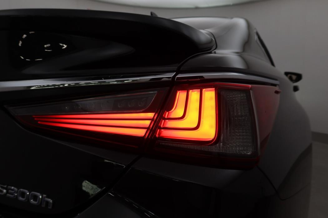 LEXUS ES 2021
