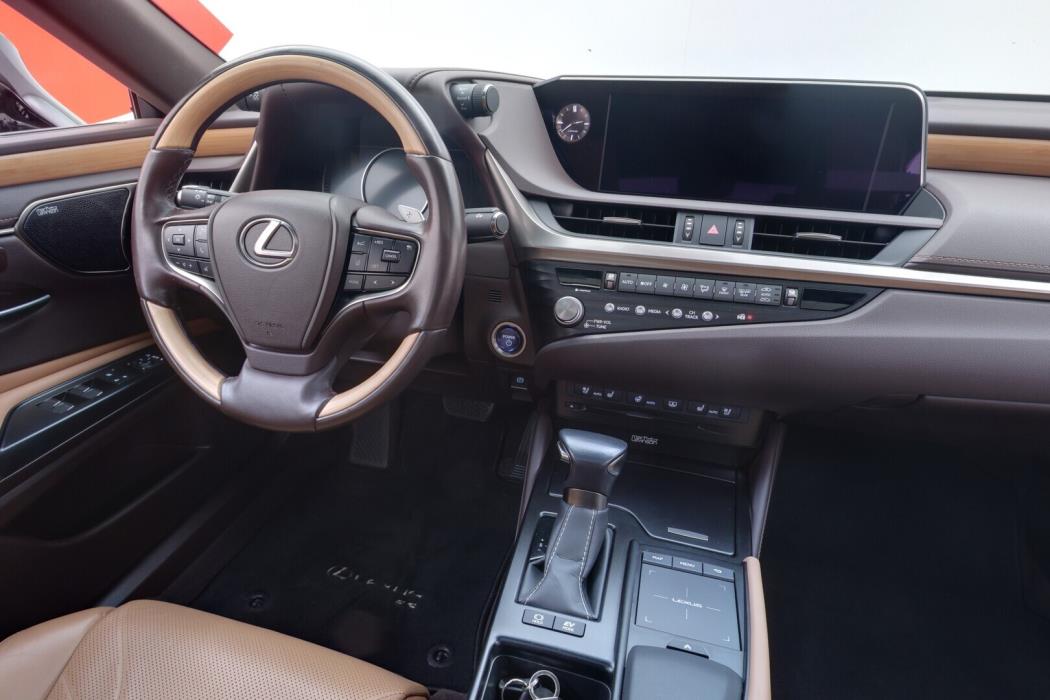 LEXUS ES 2021