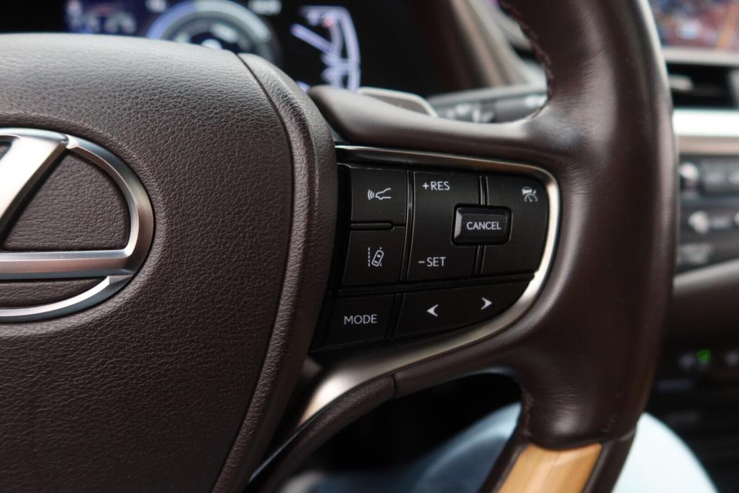LEXUS ES 2021
