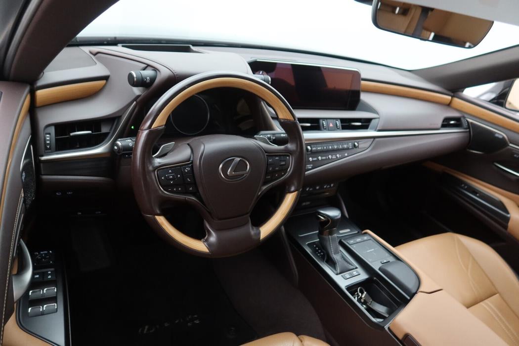 LEXUS ES 2021