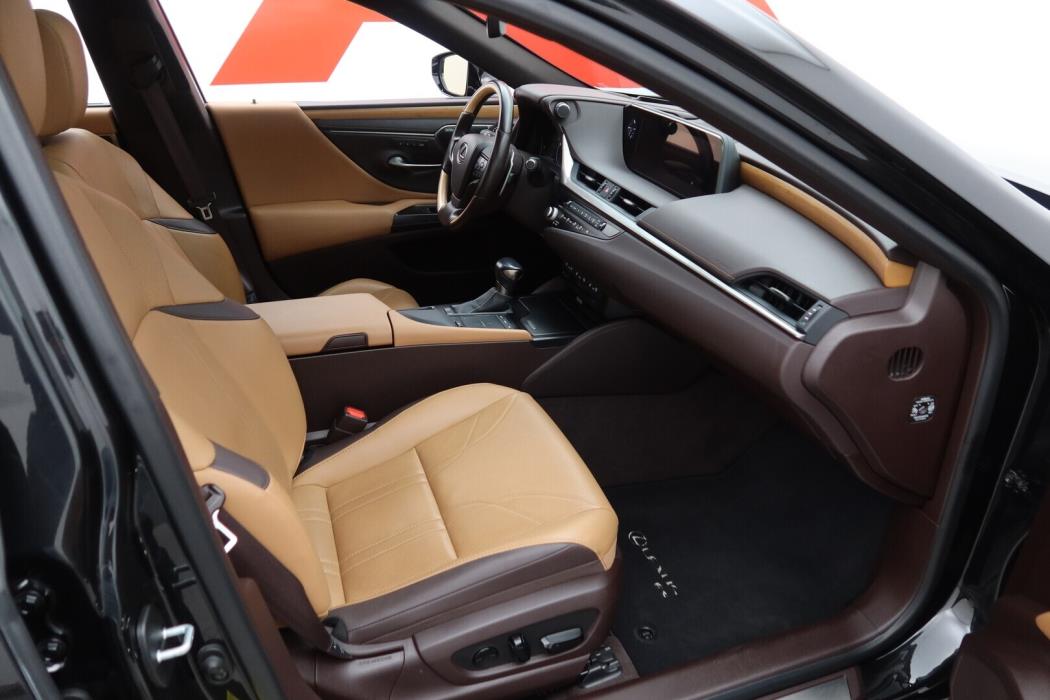 LEXUS ES 2021