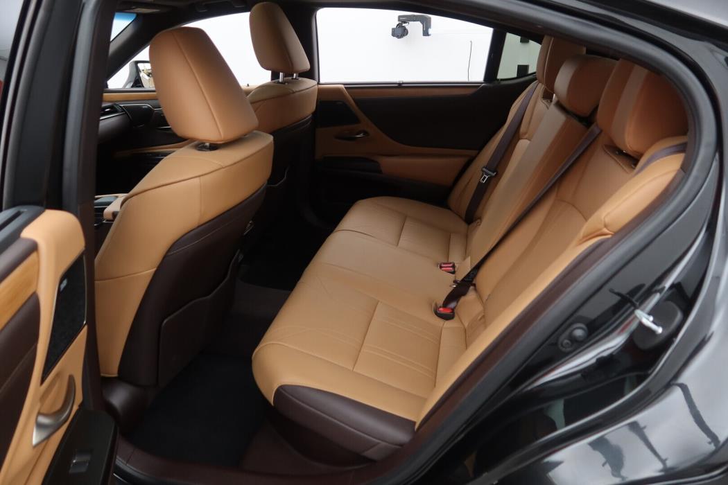 LEXUS ES 2021