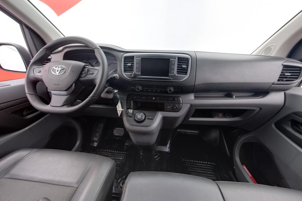 TOYOTA Proace 2021