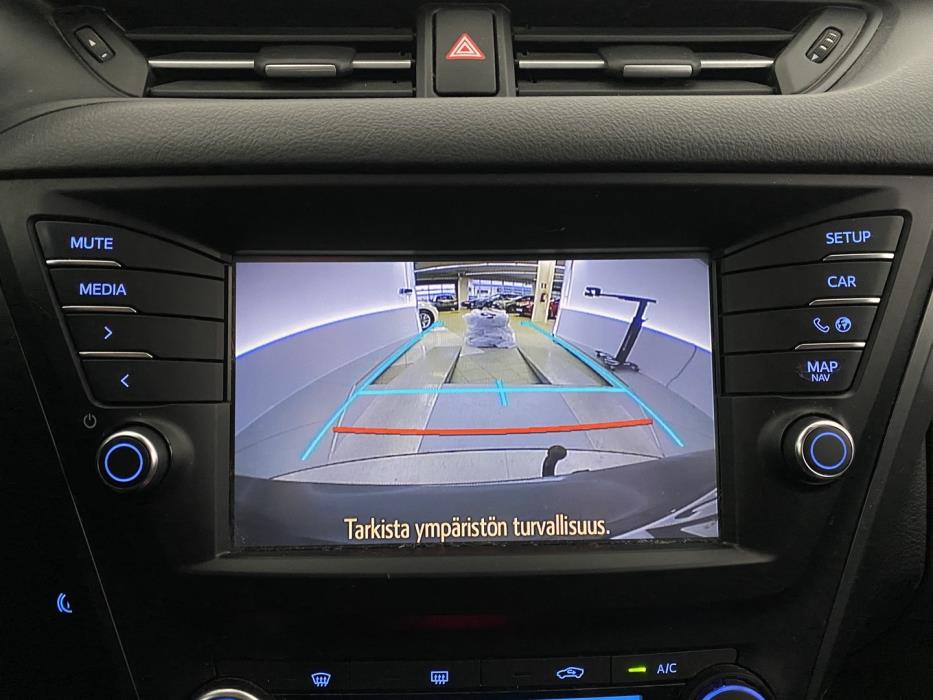 TOYOTA Avensis 2016