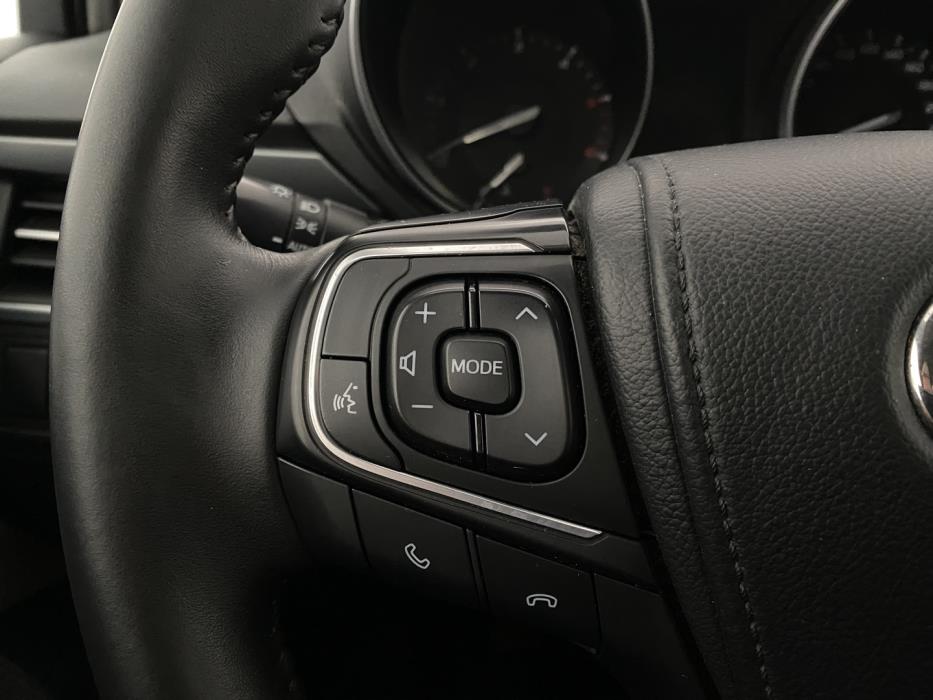 TOYOTA Avensis 2016