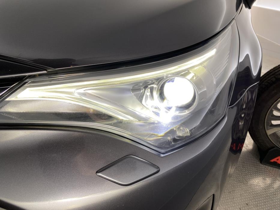 TOYOTA Avensis 2016