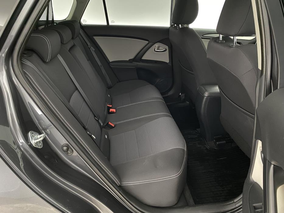 TOYOTA Avensis 2016